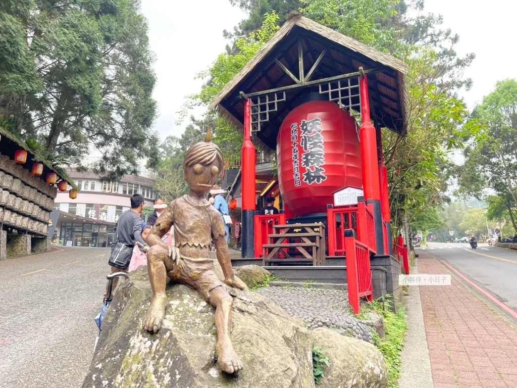 溪頭妖怪村「金角童」銅像。