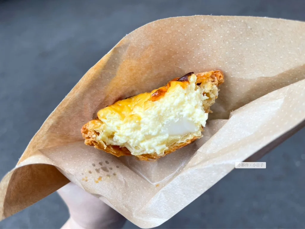 內餡是麻糬，增加蛋塔軟嫩口感。