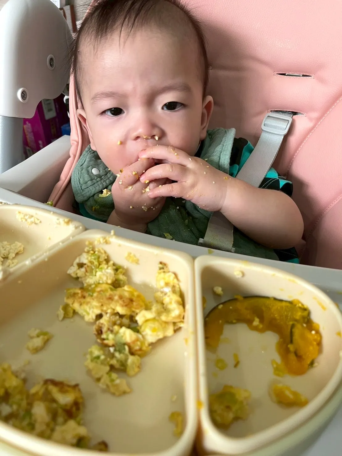 弟弟進食順序:豆腐→南瓜→煎蛋。