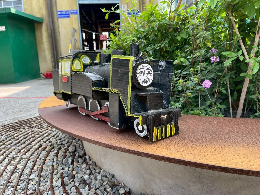 外型酷似湯姆小火車的模型