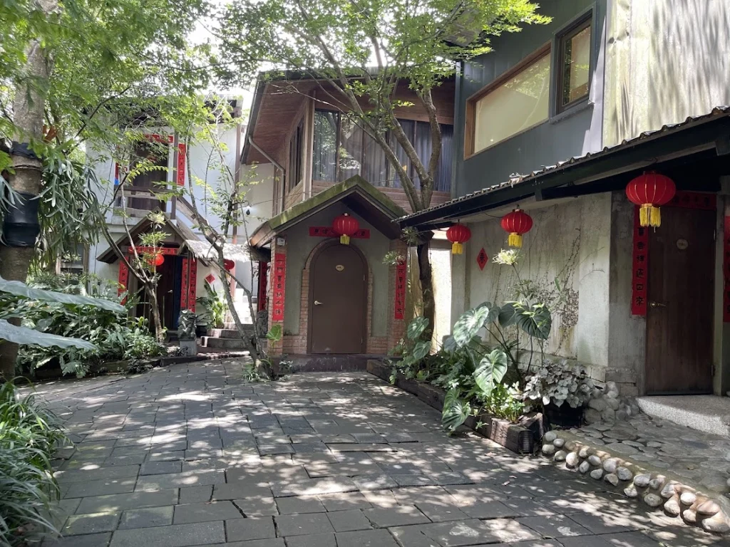 卓也小屋園區環境：森林感很好拍
