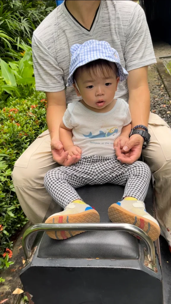 淨園農場園區小火車。