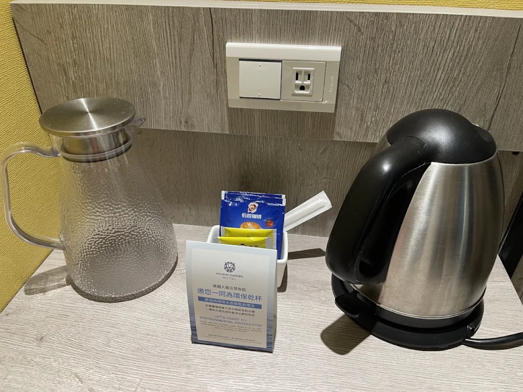 房間提供茶包、咖啡,但沒有一次性備品