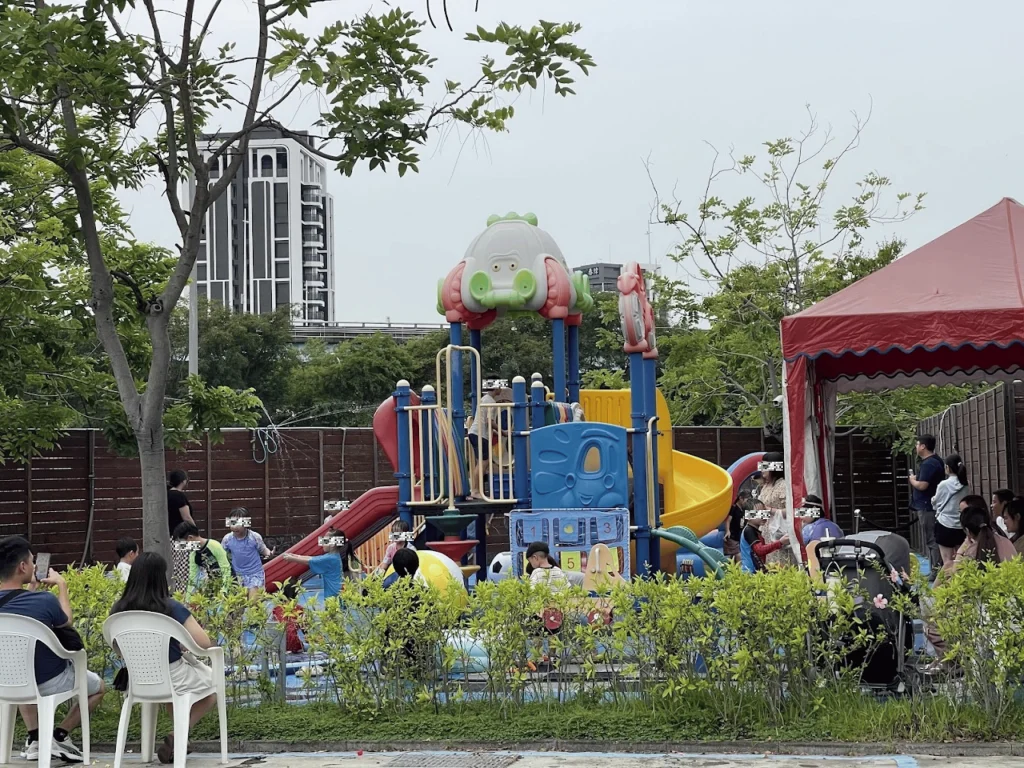 華園大飯店草衙館-暑假水派對:我們剛好遇到,但沒有參加