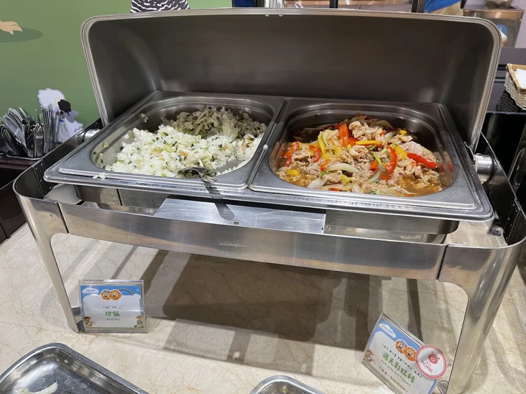 華園飯店早餐-炒飯、飛天彩虹豬(青椒/豬肉絲)