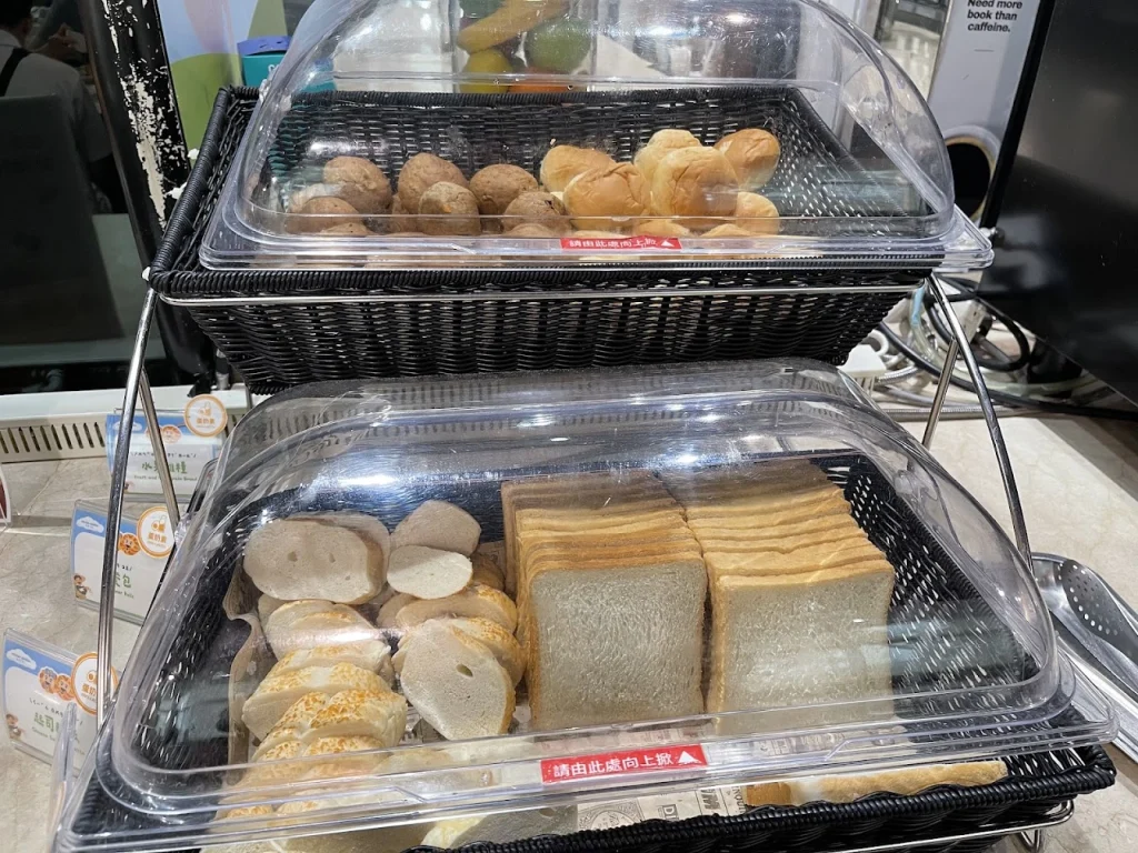 華園飯店早餐-吐司、餐包