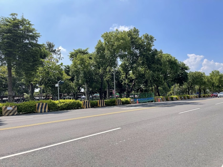 古坑綠色隧道停車