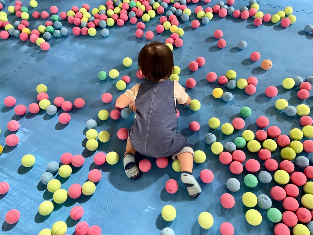 小幼幼玩百戰嚕啦啦，爸媽要跟緊一點