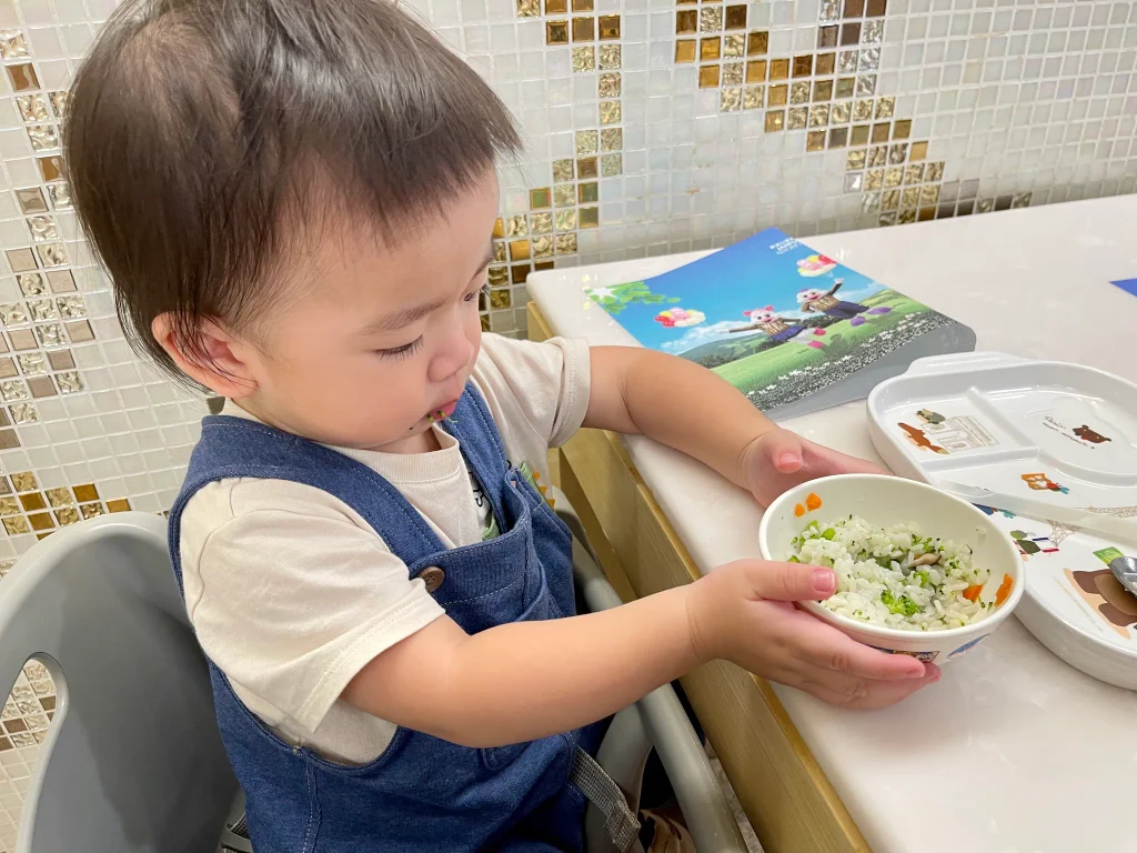 一歲幼兒在蔚藍餐廳有東西可以吃嗎？