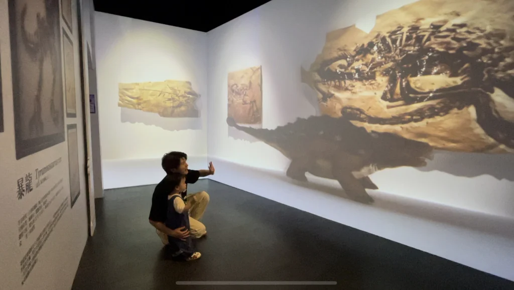 帶 1 歲半幼兒看展，他真的看得懂嗎？